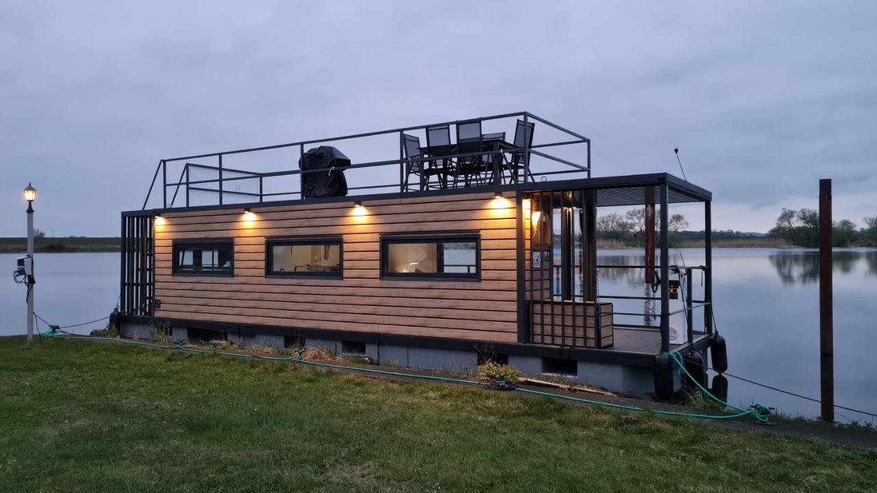 Отель Hausboote Unteres Odertal Hausboot Kranich Шведт  Экстерьер фото